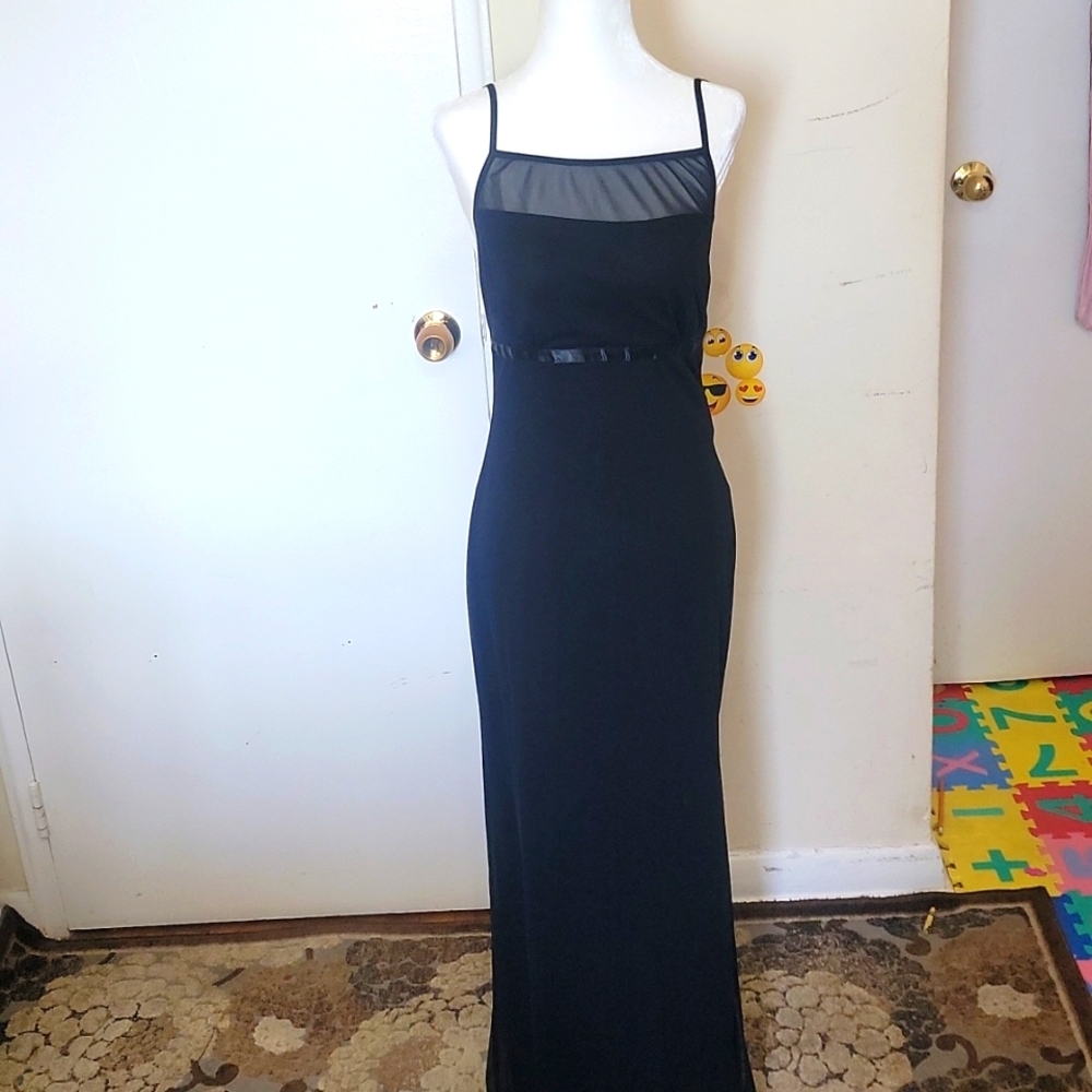 Smart set gown